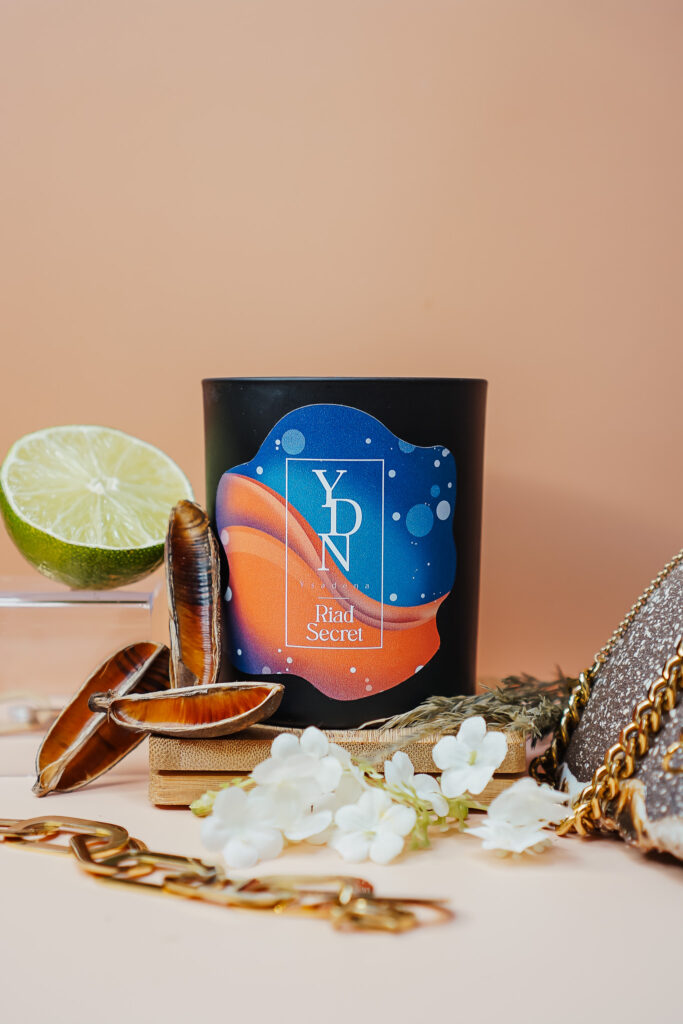 Bougie parfumée Riad Secret grand format en cire de soja, fabrication artisanale en Belgique.