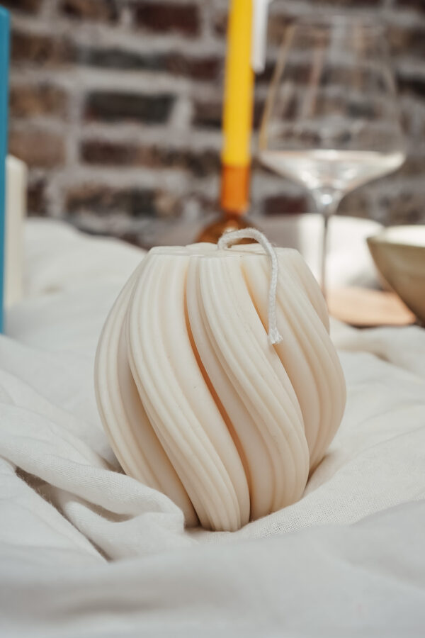 bougie sculpturale blanc creme etoile ysadena belgique