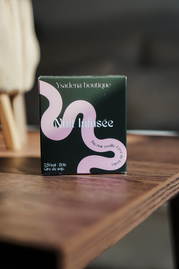Format 240 ml – Une senteur enveloppante pour vos longues soirées